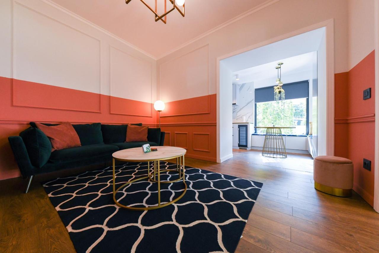 Designer Apartment In The City Center クルージュ＝ナポカ エクステリア 写真
